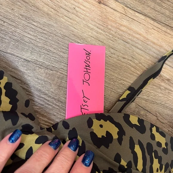 NWT Betsey Johnson Green CAMOUFLAGE CAMO BATHING SUIT SWIM SUIT XL RETAIL $128 - Picture 3 of 6
